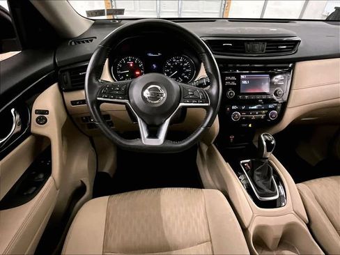 Used 2017 Nissan Rogue SV AWD/4WD image 5