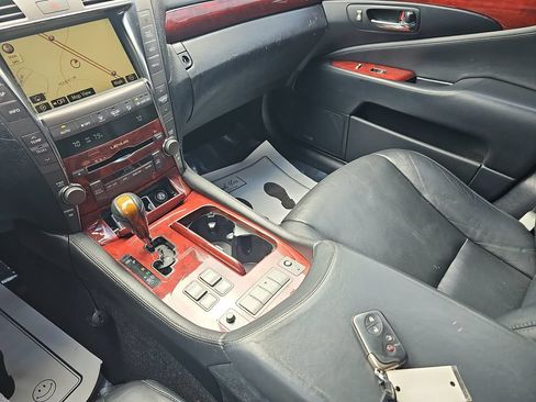 Used 2008 Lexus LS 460 L w/ Luxury Pkg RWD image 25