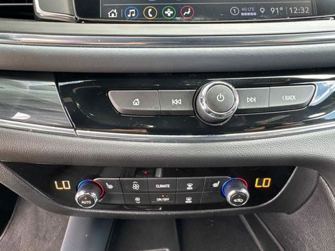 Used 2023 Buick Enclave Essence w/ Sport Touring Edition image 27