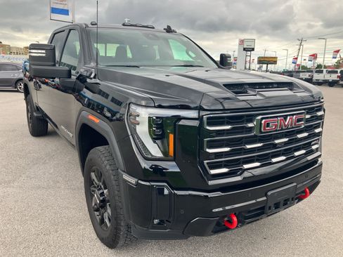 Used 2025 GMC Sierra 2500 AT4 w/ AT4 Preferred Package AWD/4WD image 1