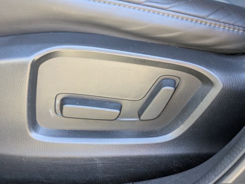 Used 2019 MAZDA CX-5 Touring image 19