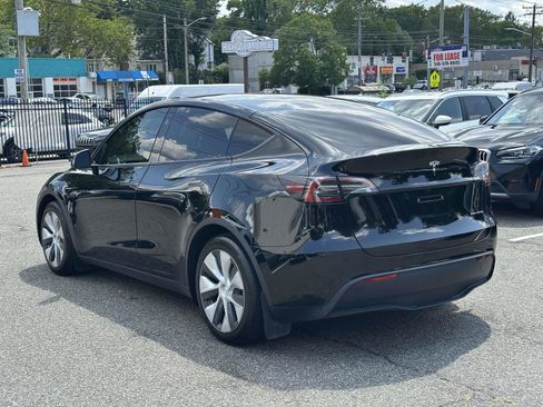 Used 2024 Tesla Model Y Long Range AWD/4WD image 5