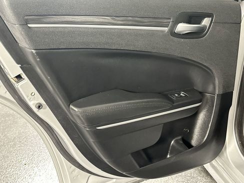 Used 2020 Chrysler 300 Touring w/ Sport Appearance Package image 30