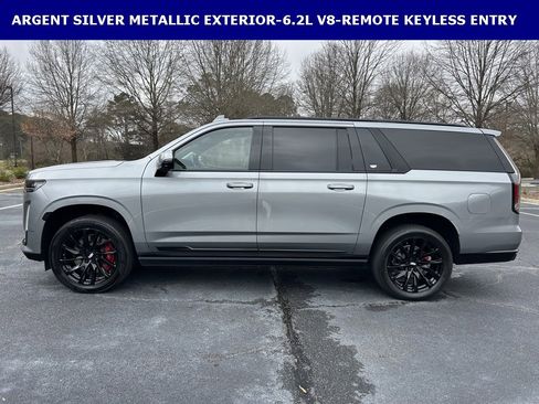 Used 2023 Cadillac Escalade ESV Sport Platinum w/ LPO, ONYX Package image 14