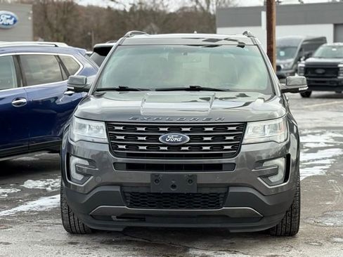 Certified 2017 Ford Explorer XLT w/ Equipment Group 202A image 32