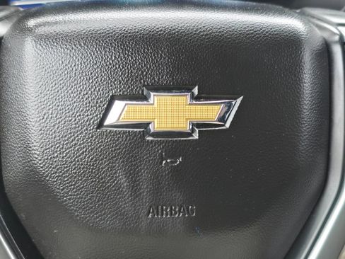 Used 2023 Chevrolet Suburban Premier image 32