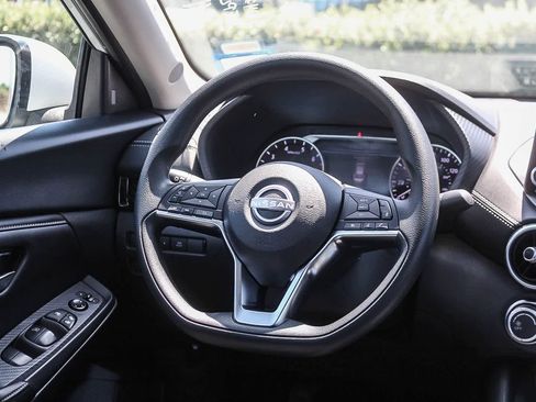 Used 2024 Nissan Sentra SV FWD image 19