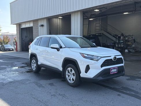 Used 2024 Toyota RAV4 LE FWD image 3