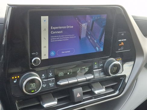 Used 2023 Toyota Highlander XLE image 17