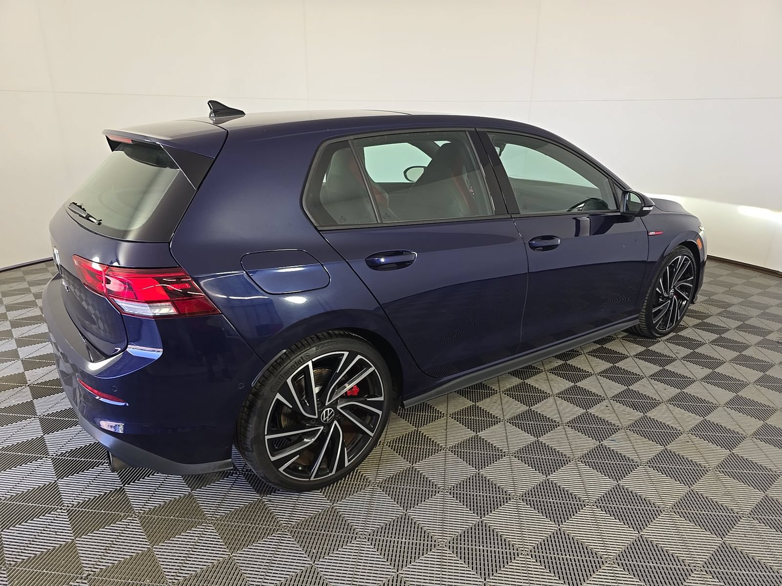 Used 2022 Volkswagen GTI Autobahn FWD image 2