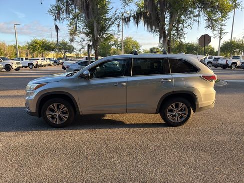 Used 2015 Toyota Highlander Plus image 2