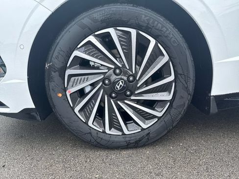 New 2026 Hyundai Sonata Limited FWD image 10
