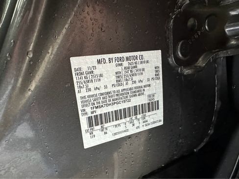 Used 2023 Ford Explorer XLT image 21