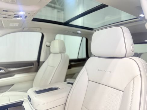 Certified 2021 GMC Yukon Denali w/ Denali Premium Package image 17