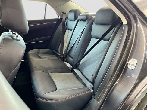 Used 2022 Chrysler 300 Touring w/ Sport Appearance Package image 22