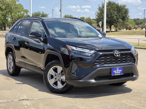 Used 2025 Toyota RAV4 XLE FWD image 2