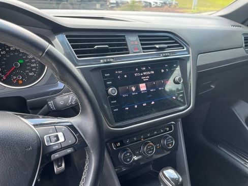 Used 2020 Volkswagen Tiguan SE R-Line w/ 3rd Row Seat Package AWD/4WD image 25