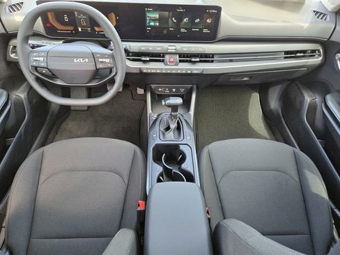 New 2026 Kia K4 FWD image 18