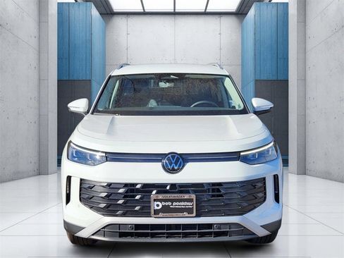 New 2026 Volkswagen Tiguan SE image 21