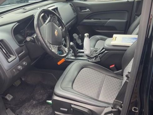 Used 2019 Chevrolet Colorado Z71 w/ Z71 Midnight Edition image 5
