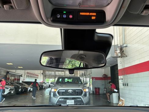 Used 2025 Buick Encore GX Preferred FWD image 16