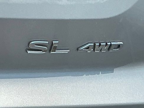 Used 2025 Nissan Pathfinder SL AWD/4WD image 13