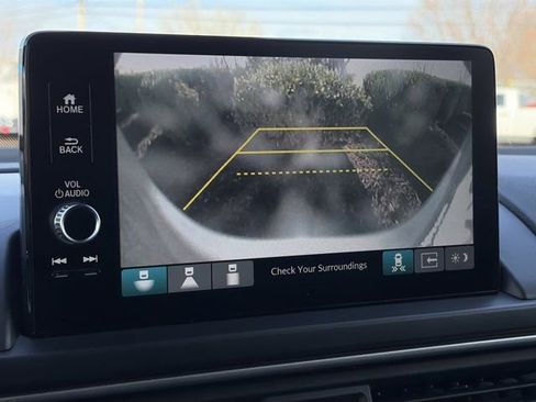 Used 2025 Honda Pilot Touring image 31