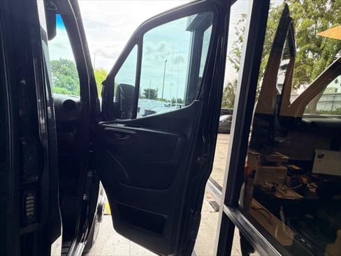 Used 2022 Mercedes-Benz Sprinter 3500 image 14