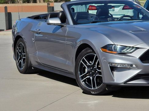 Used 2020 Ford Mustang Premium image 3