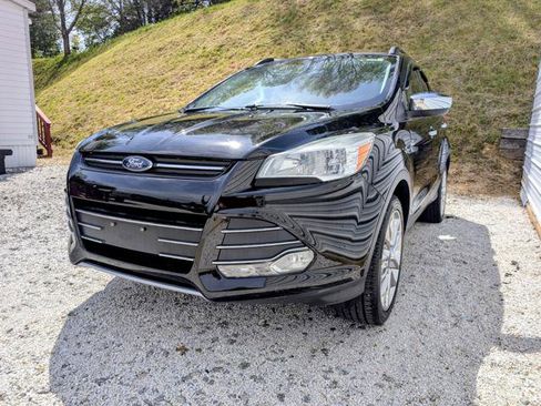 Used 2016 Ford Escape SE w/ SE Chrome Package image 4