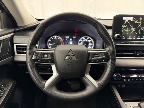 Used 2022 Mitsubishi Outlander SE FWD image 11