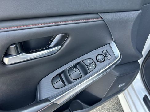 Certified 2025 Nissan Sentra SR w/ SR Premium Package FWD image 16