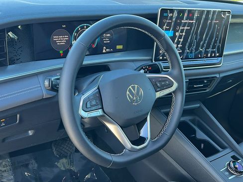 New 2026 Volkswagen Tiguan SE AWD/4WD image 10