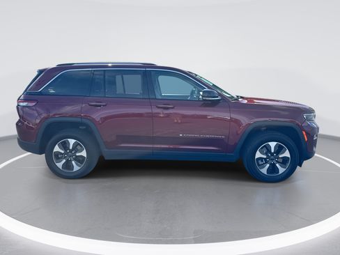 Used 2024 Jeep Grand Cherokee Limited 4xe AWD/4WD image 3