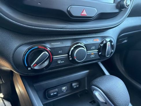 Used 2023 Kia Soul LX w/ Option Group 015 FWD image 34
