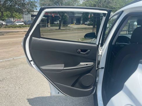 Used 2022 Hyundai Kona SEL FWD image 13
