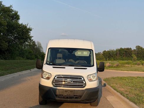 Used 2017 Ford Transit 350 XLT RWD image 3