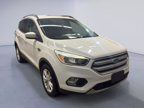 Used 2018 Ford Escape SE AWD/4WD image 1