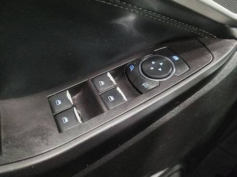 Used 2020 Ford Explorer XLT w/ Equipment Group 202A AWD/4WD image 27