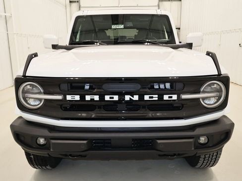 New 2025 Ford Bronco Outer Banks image 3