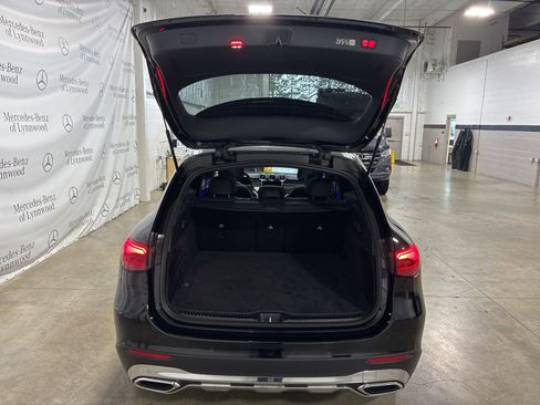 Used 2025 Mercedes-Benz GLC 300 GLC 300 image 6