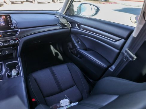 Used 2018 Honda Accord EX image 28