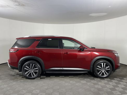 Used 2023 Nissan Pathfinder Platinum image 5