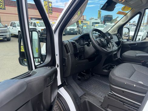 Used 2024 RAM ProMaster 2500 FWD image 17