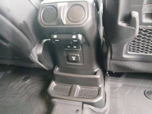 Used 2023 Jeep Wrangler Unlimited Rubicon w/ Steel Bumper Group image 28