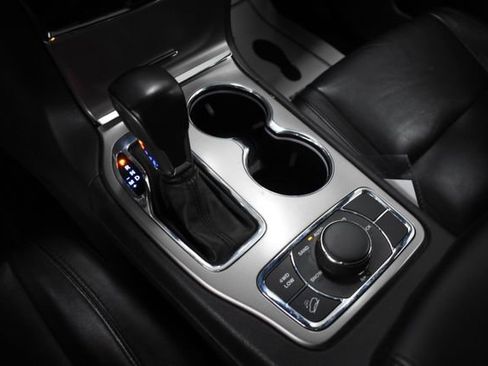 Used 2022 Jeep Grand Cherokee Limited image 41