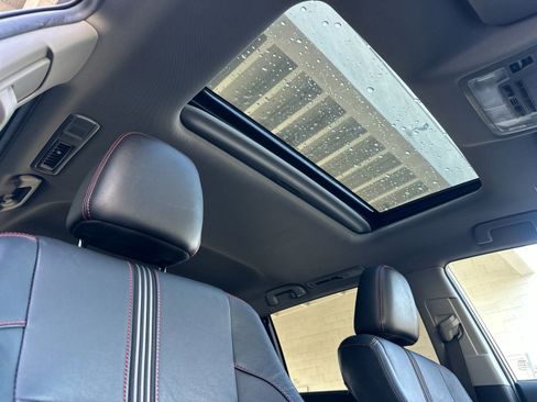 Used 2019 Toyota Highlander SE image 16