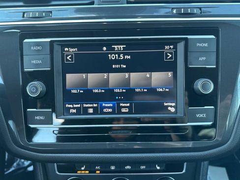 Used 2022 Volkswagen Tiguan S image 17