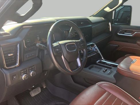 Used 2025 GMC Sierra 2500 Denali Ultimate AWD/4WD image 18