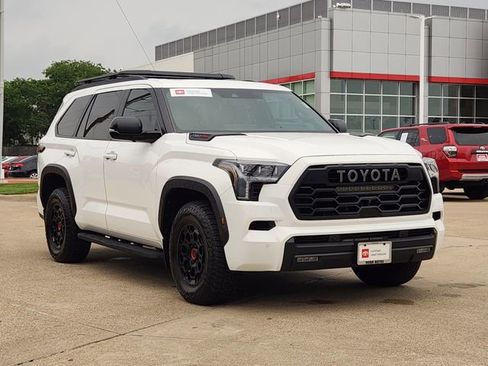 Used 2025 Toyota Sequoia TRD Pro AWD/4WD image 2